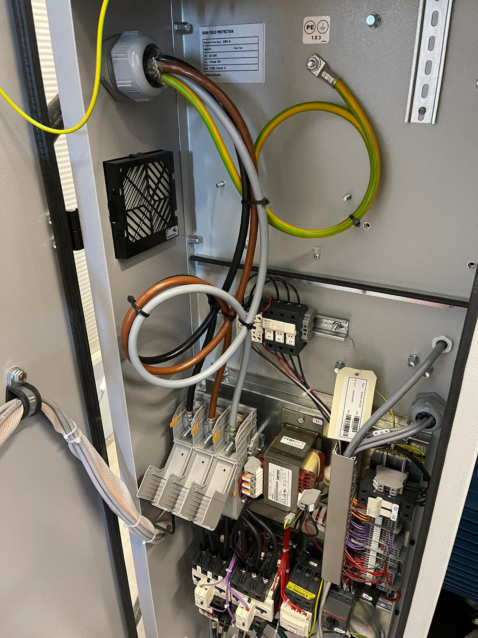 Referencia 4: világítás szerelés